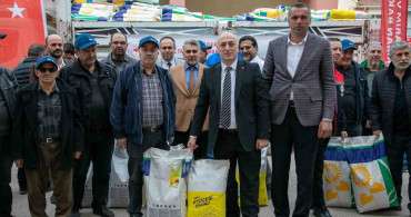 Eskişehir'de Üreticilere Hibe Destekli Ayçiçeği Tohumu Dağıtıldı
