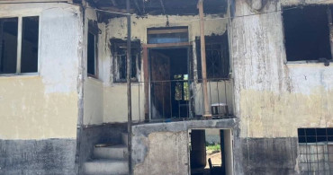 Eskişehir'de yangında evi yanan baba yardım bekliyor