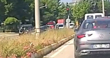 Eskişehir’de yaya geçidinde kaza: Yaşlı kadına yol vermek isteyen araca çarpıldı