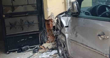 Eskişehir'de Yayalara Çarpan Araçta 3 Yaralı