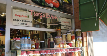 Eskişehir'deki Turşu Dükkanındaki Çiftin Hikayesi