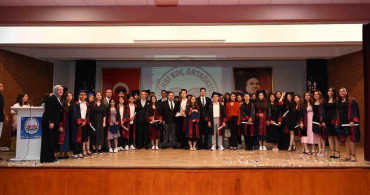 Eskişehir'in Vehbi Koç Ortaokulu'nda mezuniyet coşkusu yaşandı