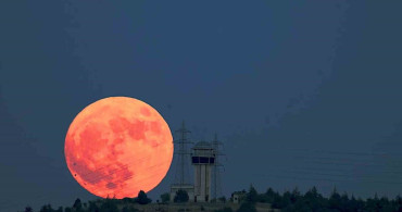 Eskişehirli astrofotoğrafçı çilek dolunayı’nı görüntüledi