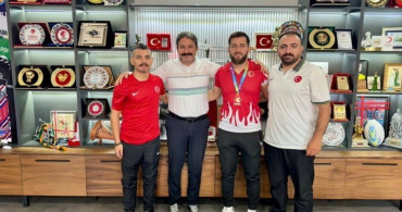 Eskişehirli güreşçiler Türkiye İkincisi oldu