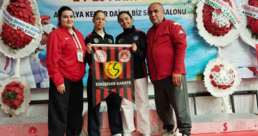Eskişehirli Karateciler Türkiye Şampiyonası'ndan Madalyalarla Dönecek