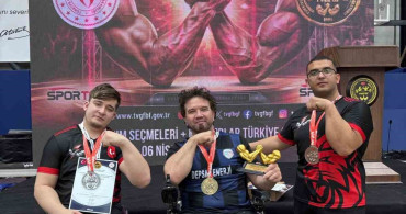 Eskişehirli Sporcular Bilek Güreşi Şampiyonası'nda Milli Takıma Seçildi