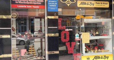 Esnafın cam silmekten yorulmasına mizahi yanıt