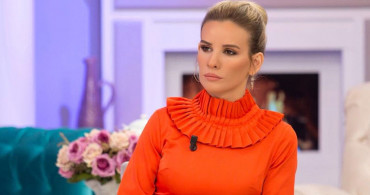 Esra Erol'un canlı yayınında yine tokatlar havada uçuştu! Eski kocasından dayak yiyen Nurgül’e bu kez de yasak aşkı Semanur saldırdı
