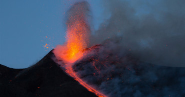 Etna Yanardağ Nerede?