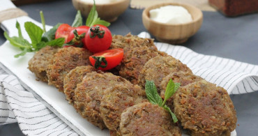 Etsiz Yeşil Mercimek Köftesi Tarifi