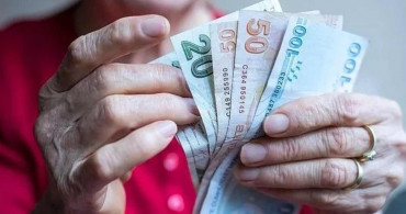 Ev hanımlarının emeklilik başvurusu şartları nelerdir? Başvurular nasıl yapılır? 25 yıllık ev hanımlarının emeklilik şartları belli oldu