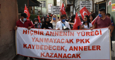 Evlat Nöbeti Tutan 3 Aile Hakkarili Annelere Umut Oldu