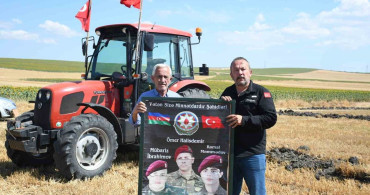 Evrensekiz'de 15 Temmuz şehitleri anısına tarla yazısı