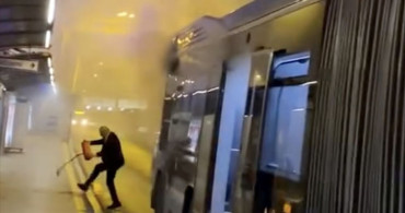 Eyüpsultan'da Metrobüste Yangın Söndürüldü