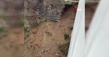 Eyüpsultan'da Yağış Sonrası İstinat Duvarı Çöktü