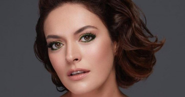 Ezgi Mola Photoshop'u Abarttı, Fark Edilince Utandı!
