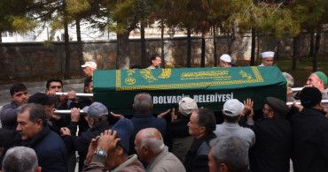 Fatih'te Zehirlenme Şüphesi: Servet Böcek'in Cenazesi Defnedildi