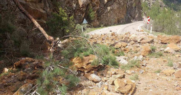 Feke-Saimbeyli Kara Yolunda Heyelan: Ulaşım Kesildi