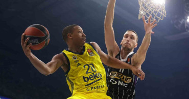 Fenerbahçe Beko, Devon Hall ile yollarını ayırdı