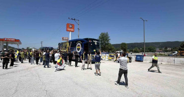 Fenerbahçe, Düzce’de coşkulu bir karşılama ile karşılandı