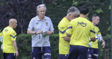 Fenerbahçe'nin yeni teknik direktörü Jorge Jesus, genç futbolcu Burak Kapacak'ı takıma kazandırdı!