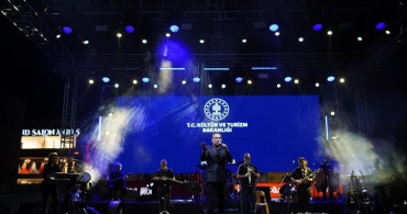 Ferhat Göçer, Erzincan'da unutulmaz bir konser verdi