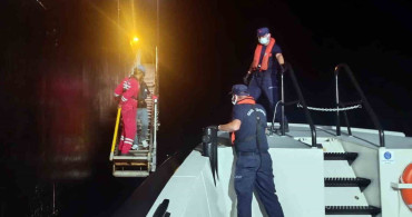 Fethiye açıklarında ticari gemide rahatsızlanan vatandaşa tıbbi tahliye