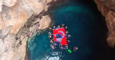 Fethiye'de 19 Mayıs Coşkusu Su Altında Yaşatıldı