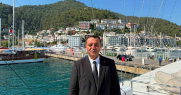 Fethiye’de şehit denizciler anısına denize çelenk bırakıldı