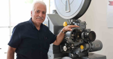 Fırat Üniversitesi'nde iletişim müzesi kuran öğretim görevlisi Recep Bağcı'nın öğrencileri için önemli katkısı