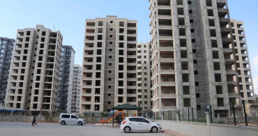 Fırsatçılar fiyatları ikiye katladı: Ev fiyatlarına saatlik zam yapılıyor!
