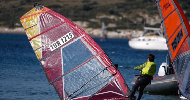 Foça'da Rüzgar Spor ve Turizmi Canlandırıyor