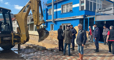 Foça'da Şiddetli Sağanak Hayatı Olumsuz Etkiledi