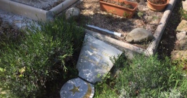 Fransa'da Müslüman Mezarlarına Saldırı