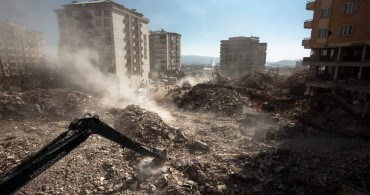 Fransız bilim insanı depremi değerlendirdi: Türkiye 4 metre batıya kaydı