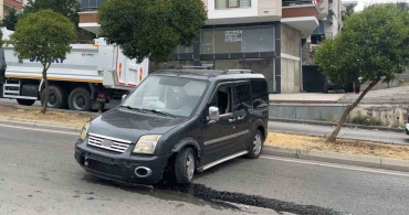 Freni boşalan hafif ticari araç 2 metreden yola düştü