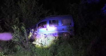Freni patlayan araç bahçeye uçtu: sürücü yaralandı