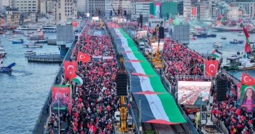 Galata Köprüsü’nden Gazze’ye insanlık haykırışı: İstanbul tek yürek Filistin için ayakta