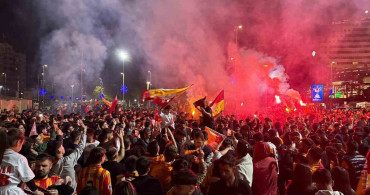Galatasaray Taraftarları Kayseri'de Şampiyonluğu Coşkuyla Kutladı