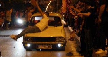 Galatasaray Taraftarlarından Fenerbahçe'ye Sert Gönderme