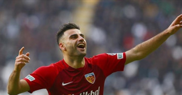Galatasaray Ve Fenerbahçe Transferde Yine Karşı Karşıya Geliyor! Hedef Deniz Türüç!