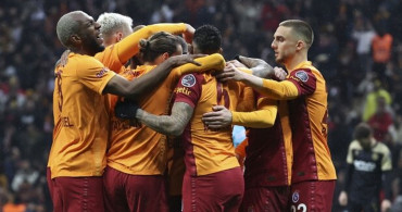 Galatasaray'dan ayrılan Ryan Babel, Eyüpspor'a mı transfer oldu? Futbolcu yeni takımının formasını sırtına geçirdi