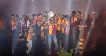 Galatasaray’dan Dört Dörtlük Şampiyonluk Kutlaması