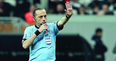 Galatasaray-Medipol Başakşehir Maçını Cüneyt Çakır Yönetecek