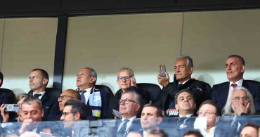 Galler Prensi William Beşiktaş Park'ta UEFA Finalini İzledi