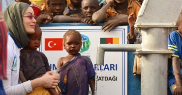 Gamze Özçelik, Afrika'da 11 Su Kuyusu Açtırdı