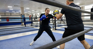 Gamze Soğuksu: Boksun Yıldızı Olimpiyatlara Hazırlanıyor