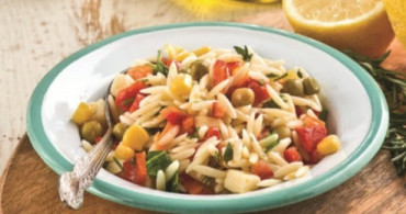 Garnitürlü Şehriye Salatası Tarifi