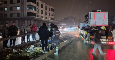 Gaziantep'te Elektrik Direğine Çarpan Otomobilde İki Yaralı
