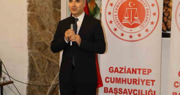 Gaziantep'te görev yerleri değişen hakim ve Cumhuriyet savcılarına veda programı düzenlendi